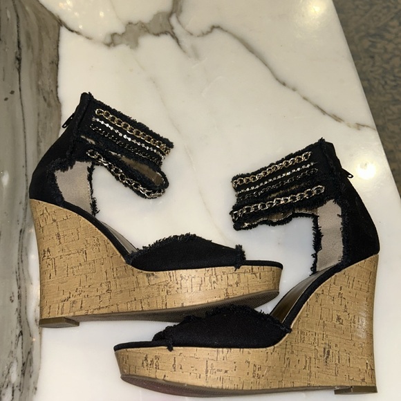 Cork Wedge Black Sandals with Cool Chains Ankle Straps-sz 8.5 - Picture 4 of 14